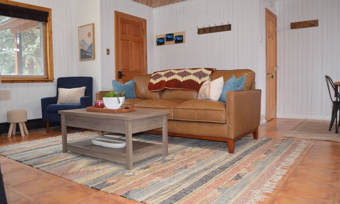 Arroyo Seco Condo | Cozy riverfront condo 4 miles from ski lifts