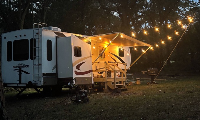 Winder House | Cozy RV with fire pit on 7 acres in Winder ONLY 20 minutes from the UGA stadium