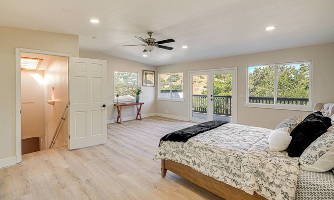 Monterey Apartment | Cozy Salinas Studio w/Balcony & Fireplace!