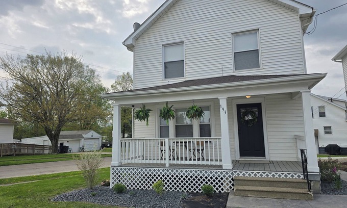Elyria House | Cozy Stay 3BR + Boat Parking