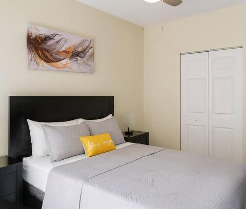 Bearss Plaza House | Cozy Stay in Tampa