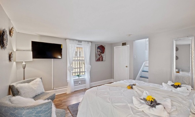 Gayborhood Apartment | Cozy Studio by Upenn & Drexel