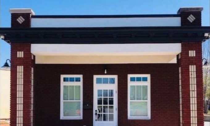 Thomasville Apartment | Cozy studio in a vintage 1930’s Gulf Gas Station in charming Thomasville GA