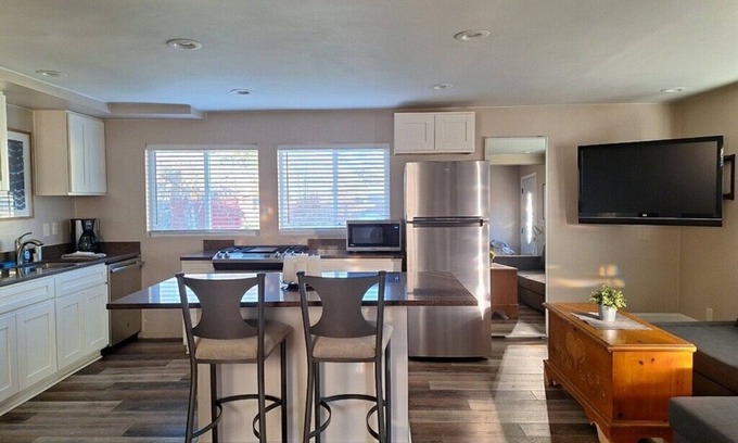 Citrus Heights Apartment | Cozy Studio in Soothing Citrus Heights with WiFi, AC