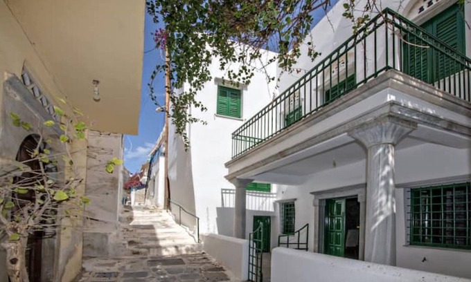 Tinos Apartment | Cozy studio in the old town center