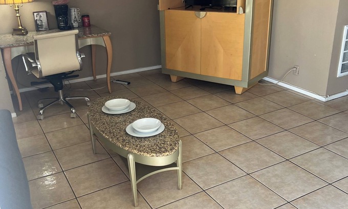 Paradise Apartment | Cozy studio in wonderful Las Vegas with WiFi and AC