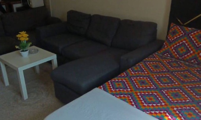 Deira Apartment | Cozy studio with Ac, microwave in Dubai Deira naif