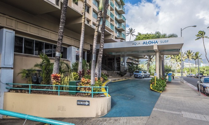 Waikiki Apartment | Cozy Studios at Aloha Surf Close to Waikiki Beach