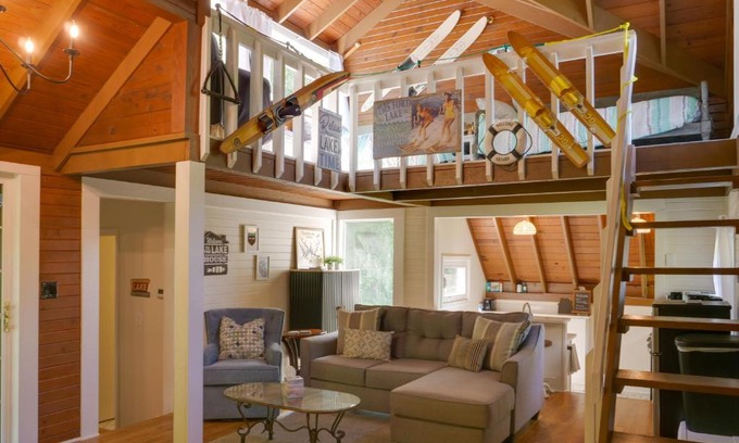 Tullahoma House | Cozy Tennessee Cabin with Deck, Grill and Fire Pit!