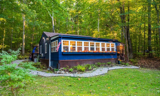 Lebanon Cottage | Cozy Time Cottage Lake Williams, CT