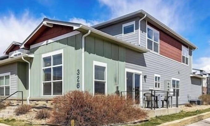 Old Town North House | Cozy townhome in old town north dogs, Bikes.