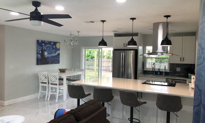 Spring Hill House | Cozy ,Tranquil 3-bedroom in Spring Hill with WiFi, AC ; home away from home.