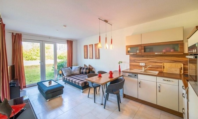 Juliusruh Apartment | Cozy vacation apartment with covered terrace, right on the beach