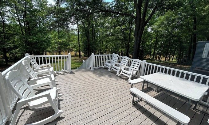 Anderson House | Cozy waterfront property near Hartwell lake.
