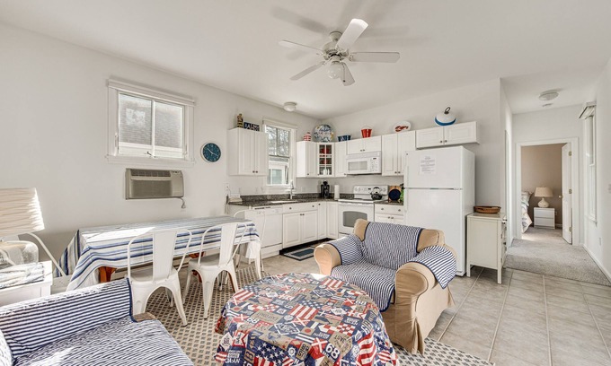 Ogunquit - Wells Cottage | Cozy Wells Cottage w/Pool Access: 1 Mi to Beach!