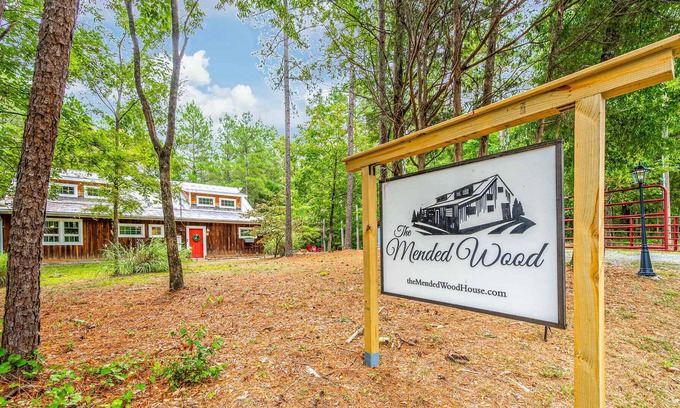 Bynum Cottage | Cozy Wooded barndominium near Chapel Hill