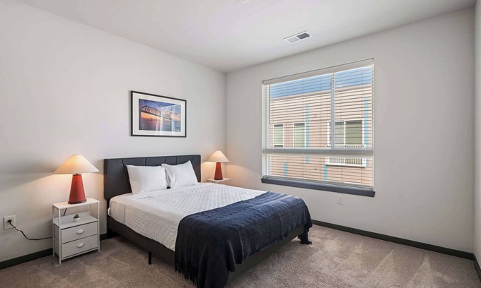 Indianapolis Apartment | CozySuites Ayr | parking, pool, gym #07