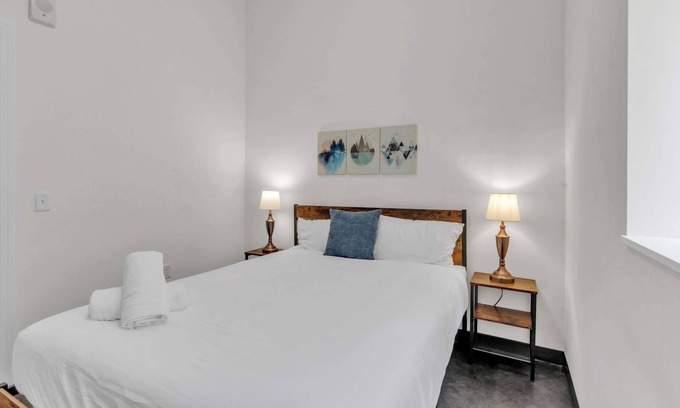 Cultural District Apartment | CozySuites Modern 1BR in Downtown Pitts #21