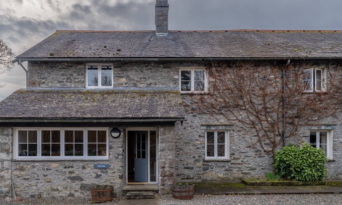 Graythwaite Cottage | Crabtree - sleeps 4 guests in 2 bedrooms