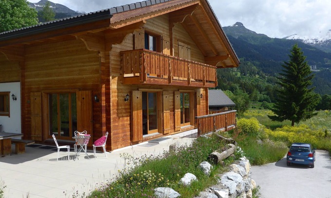 Randogne Ski Chalet | Crans Montana - Large and modern chalet with stunning views in a quiet setting