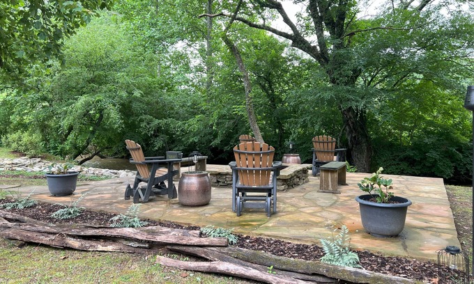 Mineral Bluff Cabin | Creek View Casita - A Detached Studio on Hot House Creek!