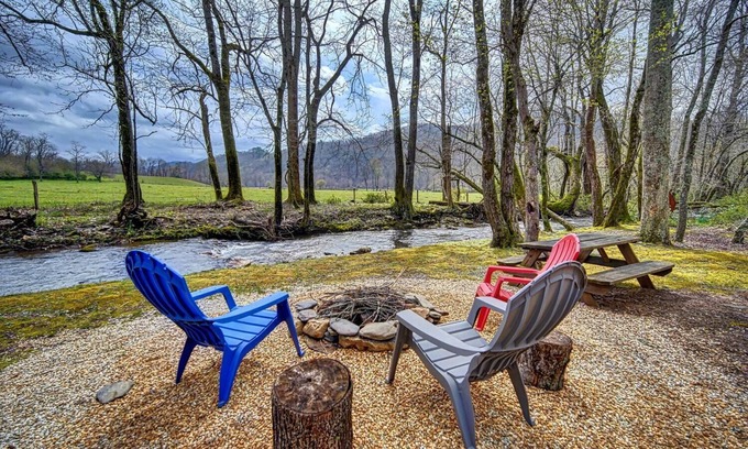 Hayesville House | Creekfront Hayesville retreat w/wrap-around porch and views!