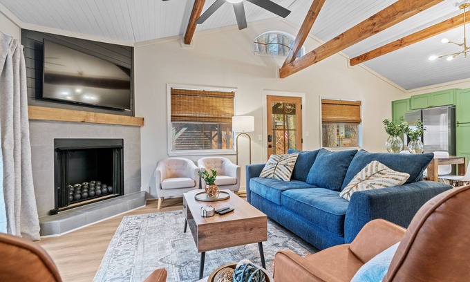 Clayton Cottage | Creekside 2 Bedroom cottage less than 1 mile from downtown Clayton.