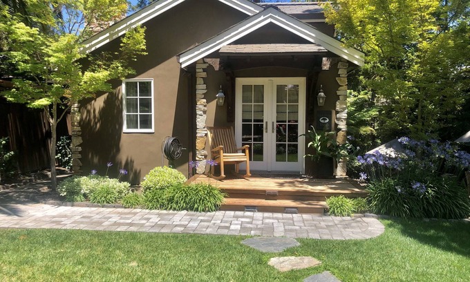 San Carlos House | Creekside Casita walking distance to downtown San Carlos