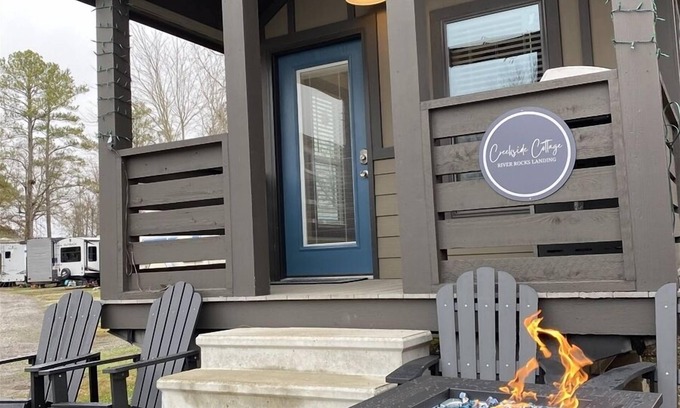 Gadsden House | Creekside Cottage at River Rocks Landing