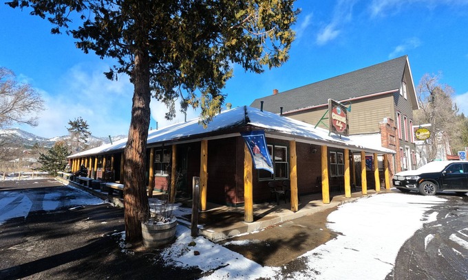 Markleeville Hotel | Creekside Lodge