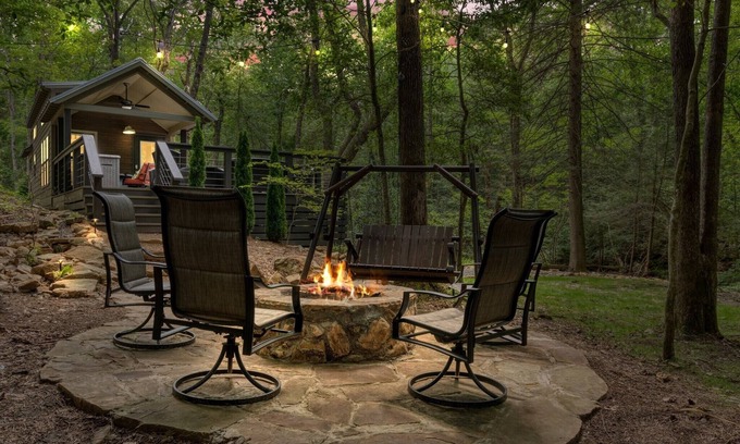 Monteagle House | Creekside Tiny house in fantastic Monteagle! Quick hike to waterfall!