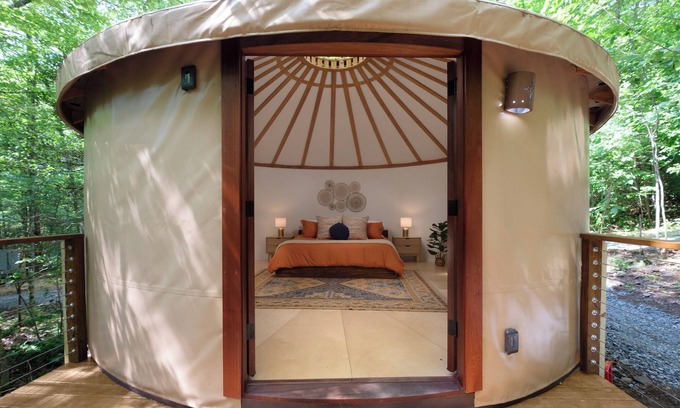 Balsam Grove Cabin | Creekside Yurt - The Dreamer