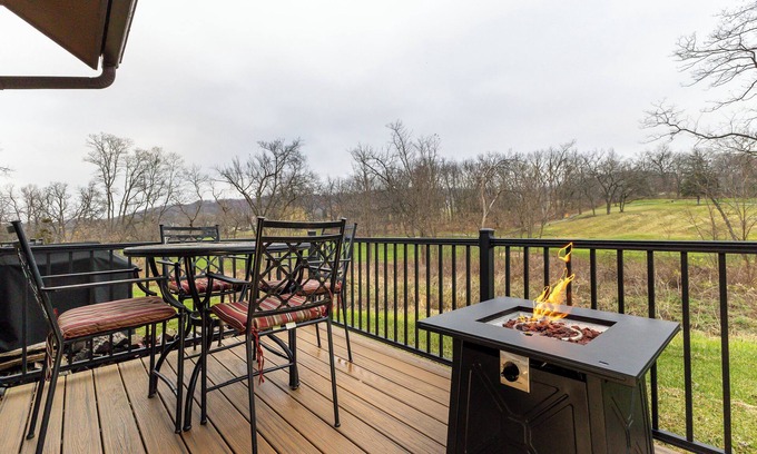 The Galena Territory Villa | Creekwood Galena Vista: Indoor Pools, Fitness Room & Fall Vibes Included