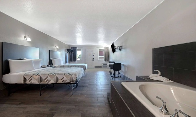 Branson West Hotel | Crestview Inn