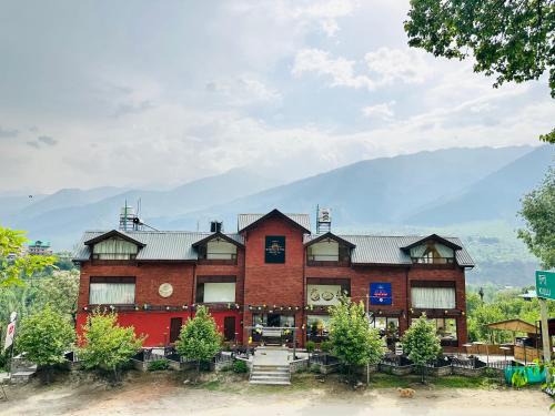 Manali Resort | Crimson inn by Senderos De Pine