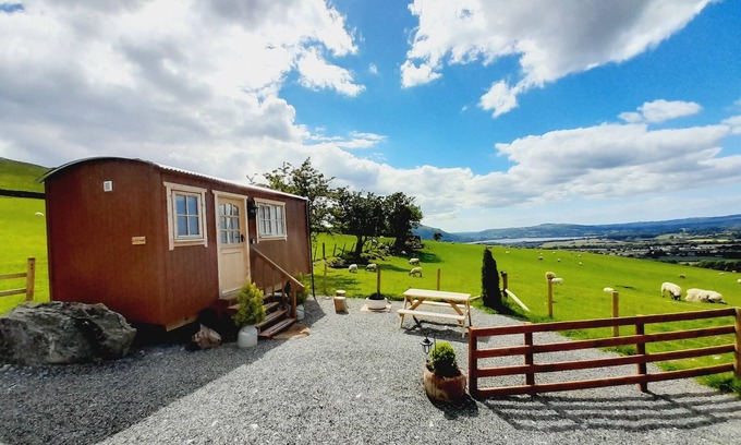 Keswick Cabin | Croft head Shepherd's hut on traditional Lakeland farm