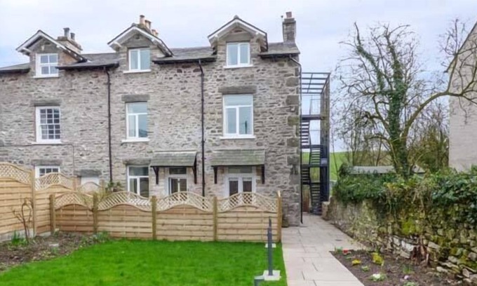 Crooklands Apartment | CROOKLANDS HOUSE 1, with open fire in Crooklands