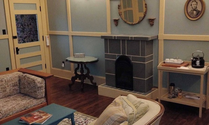 Lubec Apartment | Crow's Nest, A terrific 2-bedroom apartment with WiFi in charming Lubec village