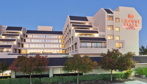 Foster City Hotel | Crowne Plaza Hotel Foster City-San Mateo by IHG