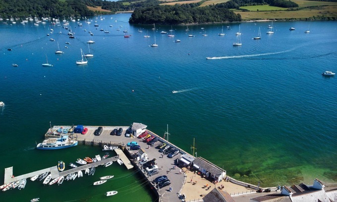 St. Mawes Cottage | Crows Nest - sleeps 4 guests in 2 bedrooms