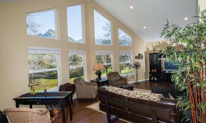 Three Rivers House | Crystal Cabin- NEWLY BUILT, beautiful views and close to Sequoia Park