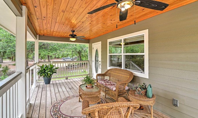 Crystal River House | Crystal River Cottage on 1 Acre with Deck and Porch!