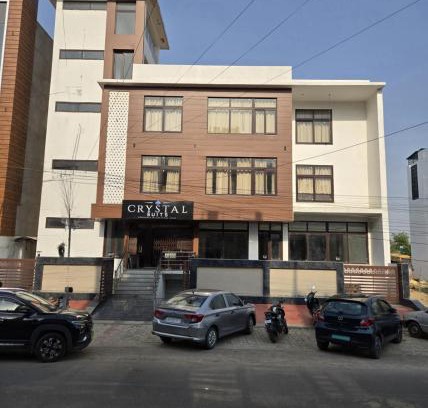 Gomti Nagar Hotel | Crystal Suites