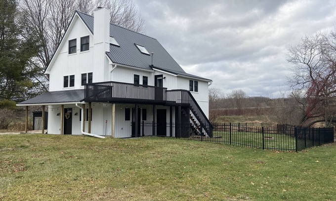 Beulah Cabin | Crystal View Farmhouse. Spacious home 2 blocks from town and lake access!