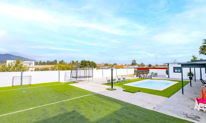 Mijas Cottage | Cubo's Casa Soles & Football field/soccer field/private pool/free wifi