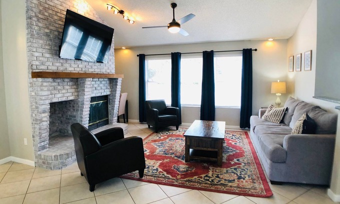 St. Augustine House | Culdesac Hideaway - Cozy Mid-Term Retreat in Quiet Neighborhood!