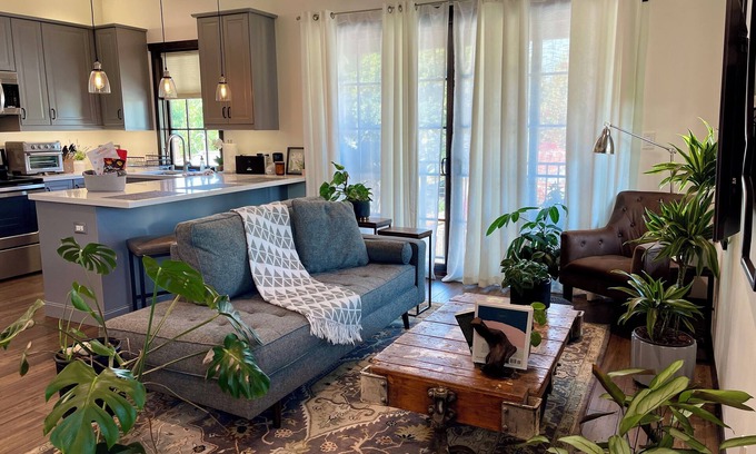 Lucerne - Higuera House | Culver Coop 360 - Luxurious Guesthouse with Rooftop Deck