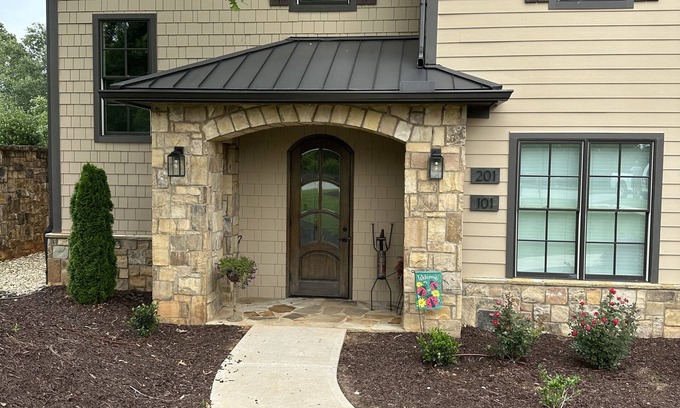 Toccoa Condo | Currahee Club at Lake Hartwell - Stephens County- Toccoa Ga