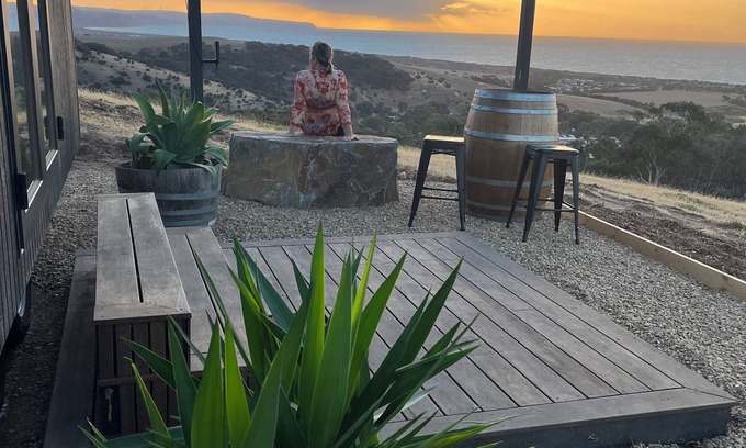 Carrickalinga Cabin | CURROLGA Tiny coastal house - "view to die for"