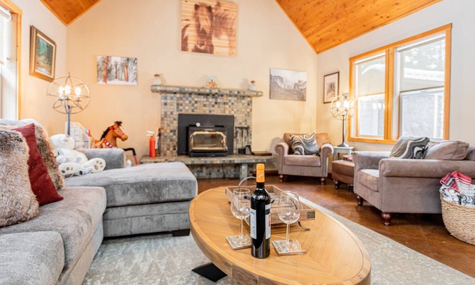 Portola House | Custom Home In The Lost Sierras w/Pool Table